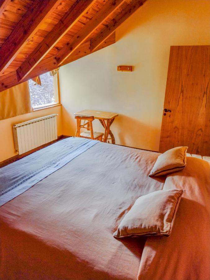 Hotel Y Cabanas Casa De Piedra Trevelín Esterno foto