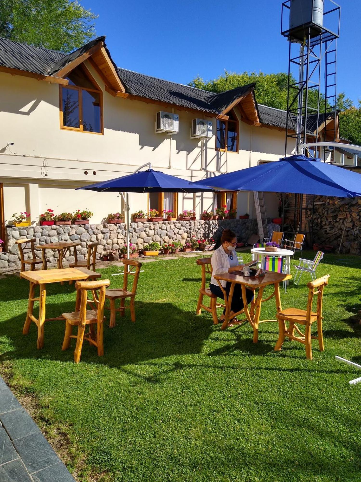 Hotel Y Cabanas Casa De Piedra Trevelín Esterno foto