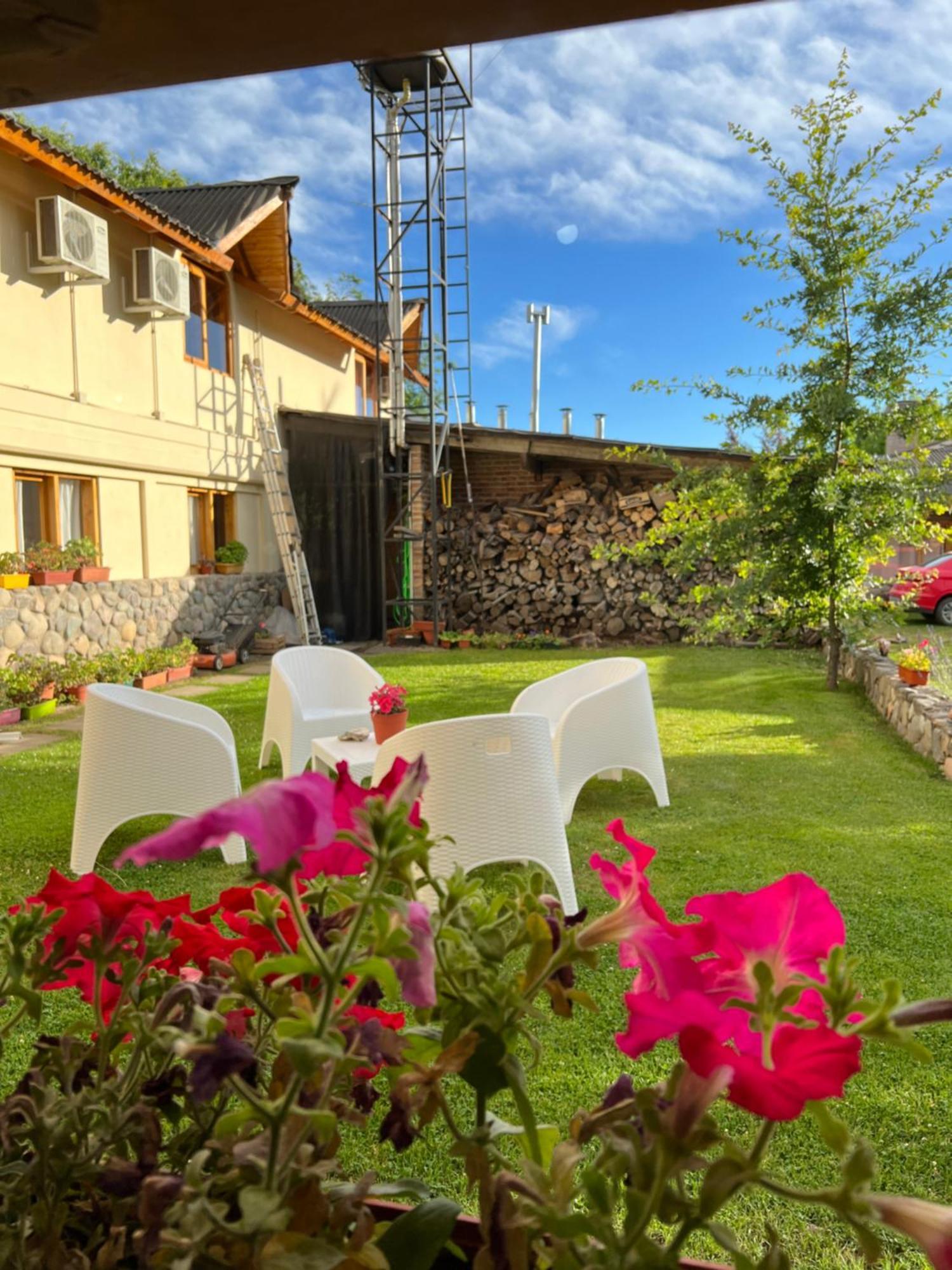 Hotel Y Cabanas Casa De Piedra Trevelín Esterno foto