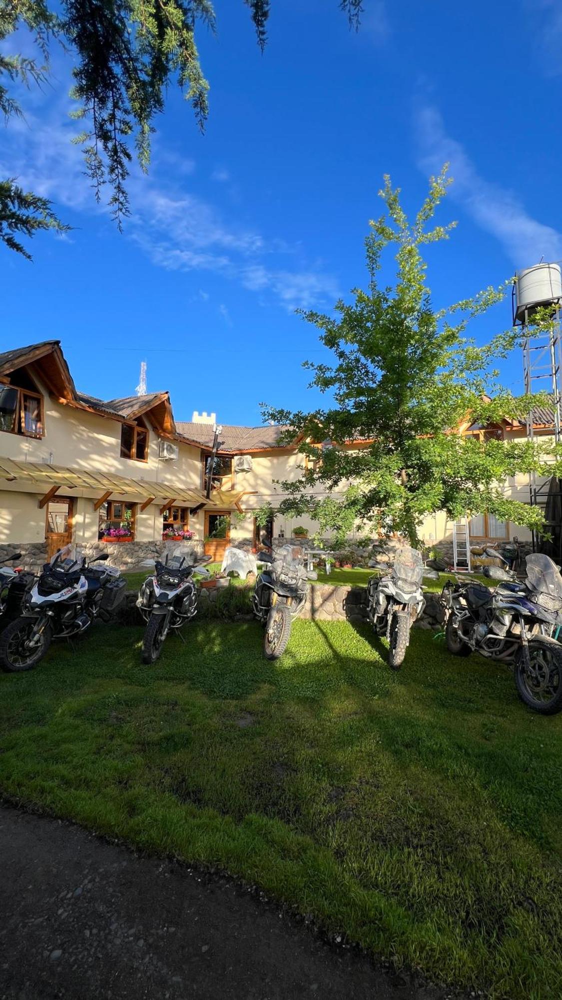 Hotel Y Cabanas Casa De Piedra Trevelín Esterno foto